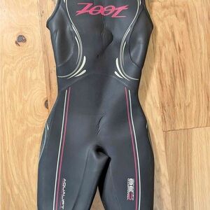 Zoot Women's Black and Pink Swim Wetsuit